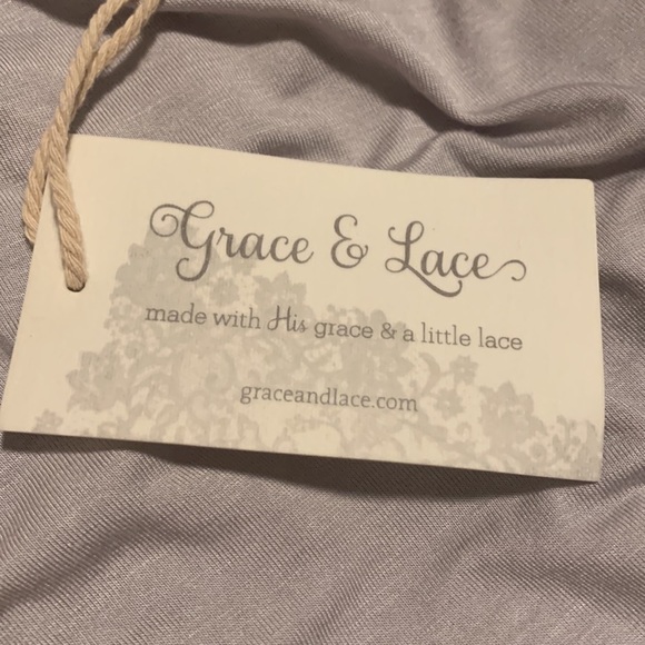 Grace & lace hi low lace and foral hem long top size xs NWT - Picture 7 of 8